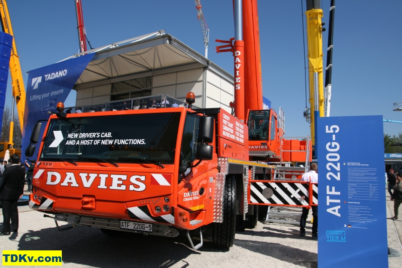 http://www.kran-forum.com/Pics/Tadano-ATF-220G-5-Davies-Crane-Hire-01